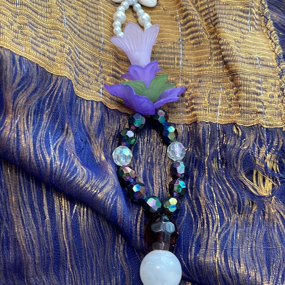 Butterflies & Blooms Sun Catcher for Indoor or Outdoor Use Purple & White - Picture 4 of 6